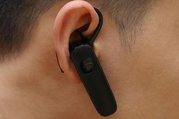 Những tác hại đến thính lực khi dùng tai nghe nhiều