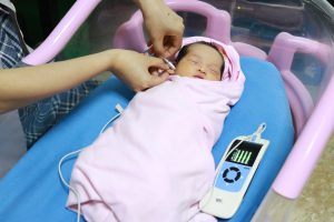 Nên can thiệp trẻ khiếm thính sớm để trẻ phát triển tốt hơn